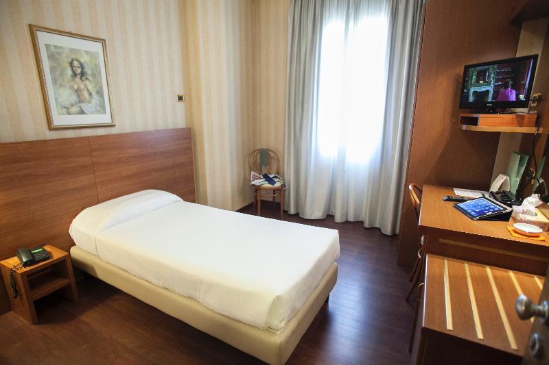 Hotel 2C Legnano Exterior foto