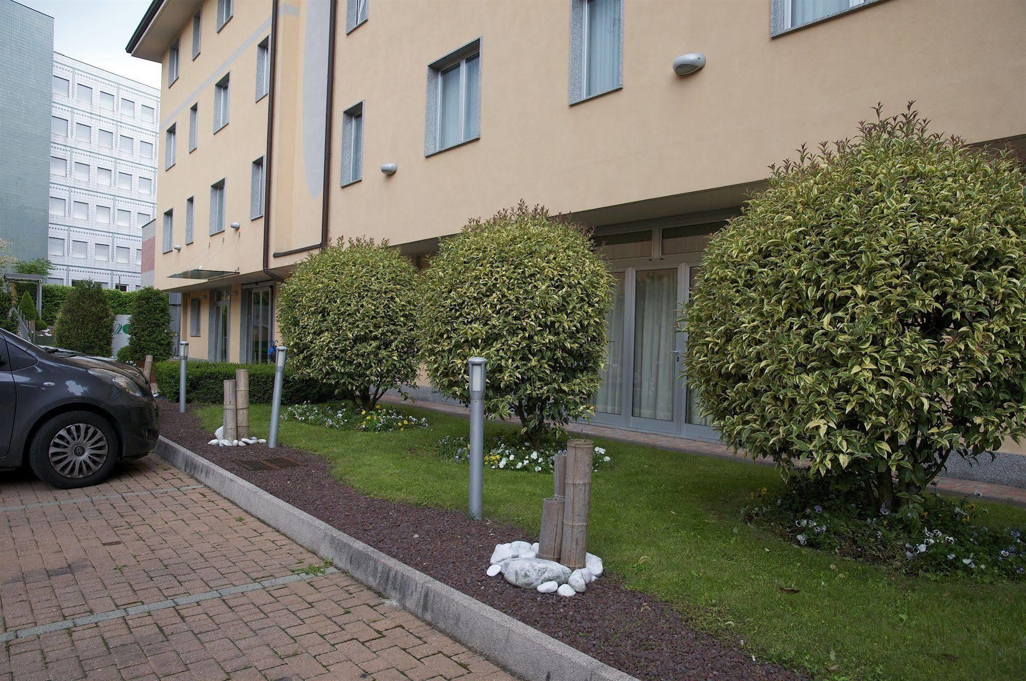 Hotel 2C Legnano Exterior foto